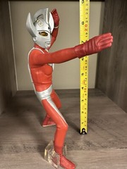 Ultraman Taro ~9 inch 1973 high quality pvc figure NO BRAND US STOCK