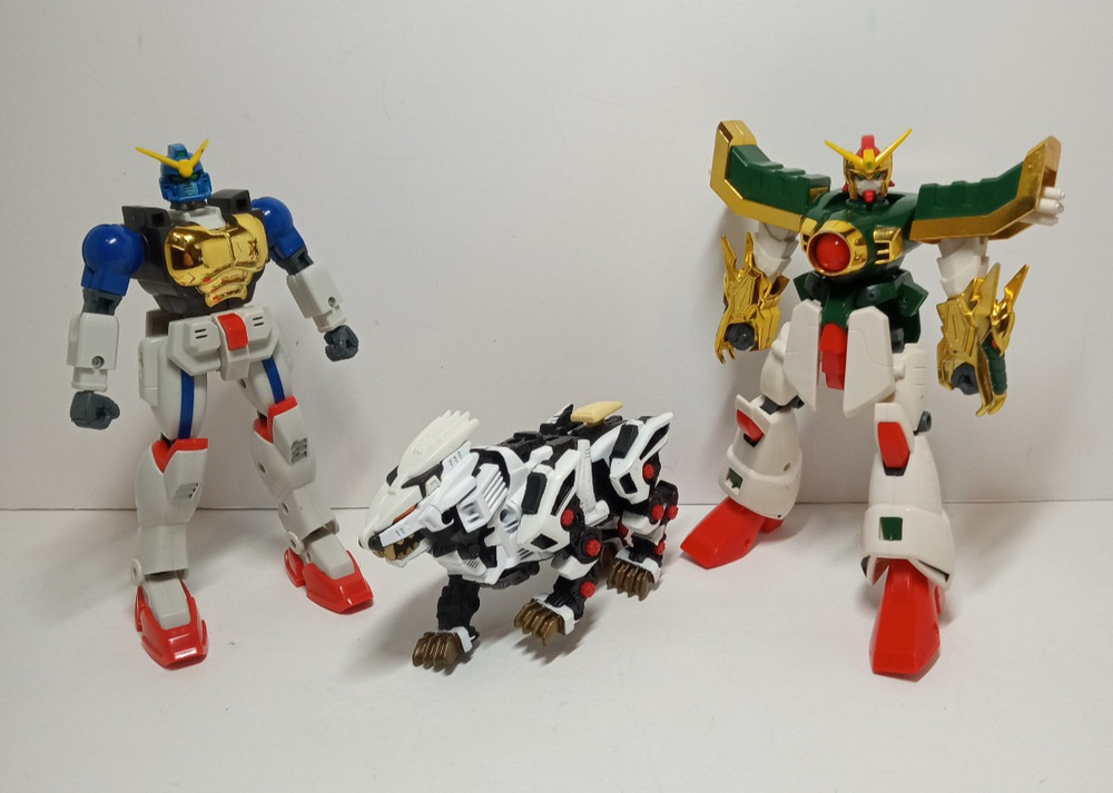 Lot Mobile Fighter Gundam Dragon Maxter 7″ Figure Bandai 2001 + Zoids White Lion