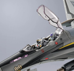 BAS66776: Macross Frontier DX Chogokin VF-25S Armored Messiah Valkyrie Ozma Lee
