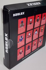Roblox Classics Series 7 Action Figure Exclusive Virtual Item Target Damaged Box