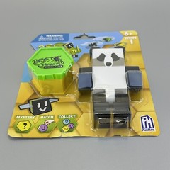 Roblox Bee Swarm Simulator Panda Bear 5″ Figure Pk w/ Mystery Bee & Honeycomb