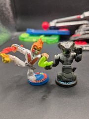 Legends of Akedo Ultimate Arcade Warriors 16 Figure 16 Controller Battle Lot