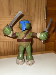 Teenage Mutant Ninja Turtles Lot 2014 Leonardo & Raphael 8″ Viacom Playmates (2)