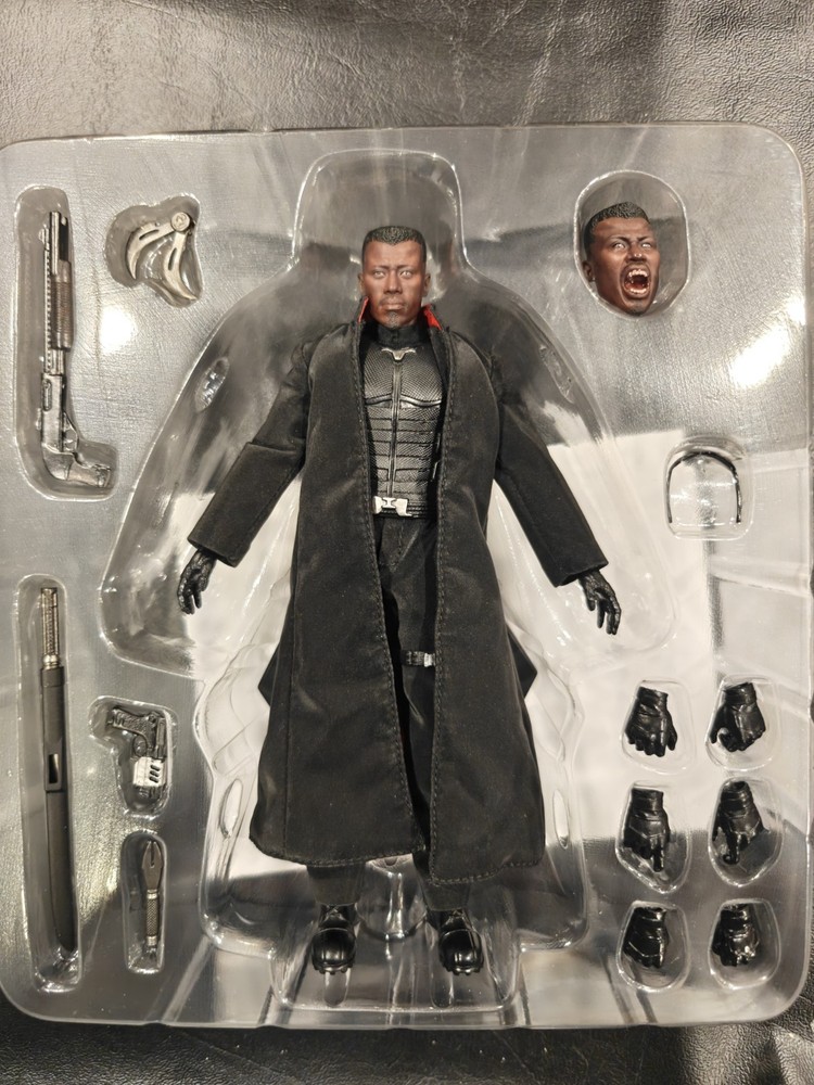 Sawtooth Toys (STM-20252) 1/12 Scale Blood Hunter Figure Blade US SELLER READ