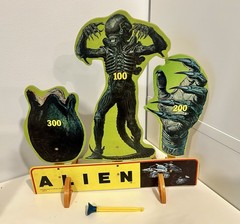 Alien Chase Target Game 1979 – Vintage HG Toys – Rare Display – Incomplete