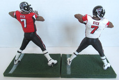 MICHAEL VICK MCFARLANE NFL SERIES 7 FALCONS LOOSE VARIANT & REGULAR FIGURE LOT