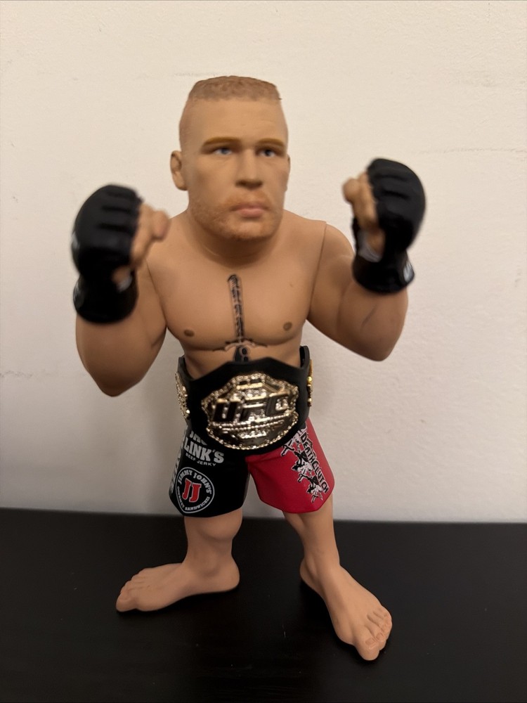UFC Round 5 Brock Lesnar Champion Figure w/ Belt MMA 2009