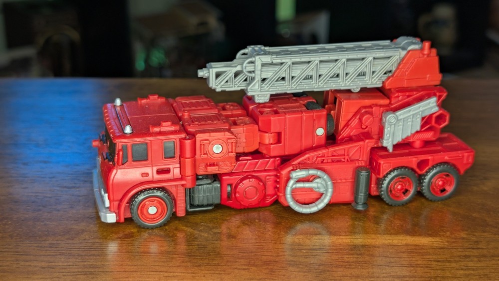 Transformers War For Cybertron WFC Kingdom Voyager Class Inferno Missing Gun