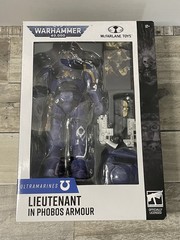 McFarlane Warhammer 40k Lieutenant in Phobos Armour Ultramarines 7in Figure NEW
