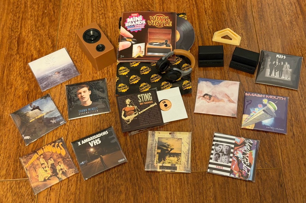 NEW Mini Brands Really Works VINYL LOT of 11 vinyls and 3 accessories NO DUPES