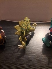 Street Sharks 2 Extreme Dinosaurs 1996 + 1 Street Shark Stegz Slash Bullzeye