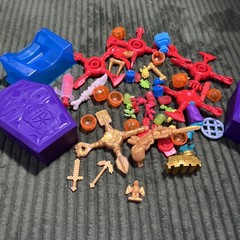 treasure x lot Accessories Weapons Coffins Eagle Snake Spider Gold Red Green