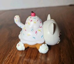Bonkers Toy Co. Aphmau Meemeows 2″ Ice Cream Sundae Cat Figure Cake Topper
