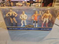 WWE Elite Mattel Hall of Fame Heenan Family Exclusive 4-Pack New Damage Plastic