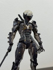 KAIYODO Revoltech Yamaguchi METAL GEAR RISING REVENGEANCE RAIDEN No.140 Figure
