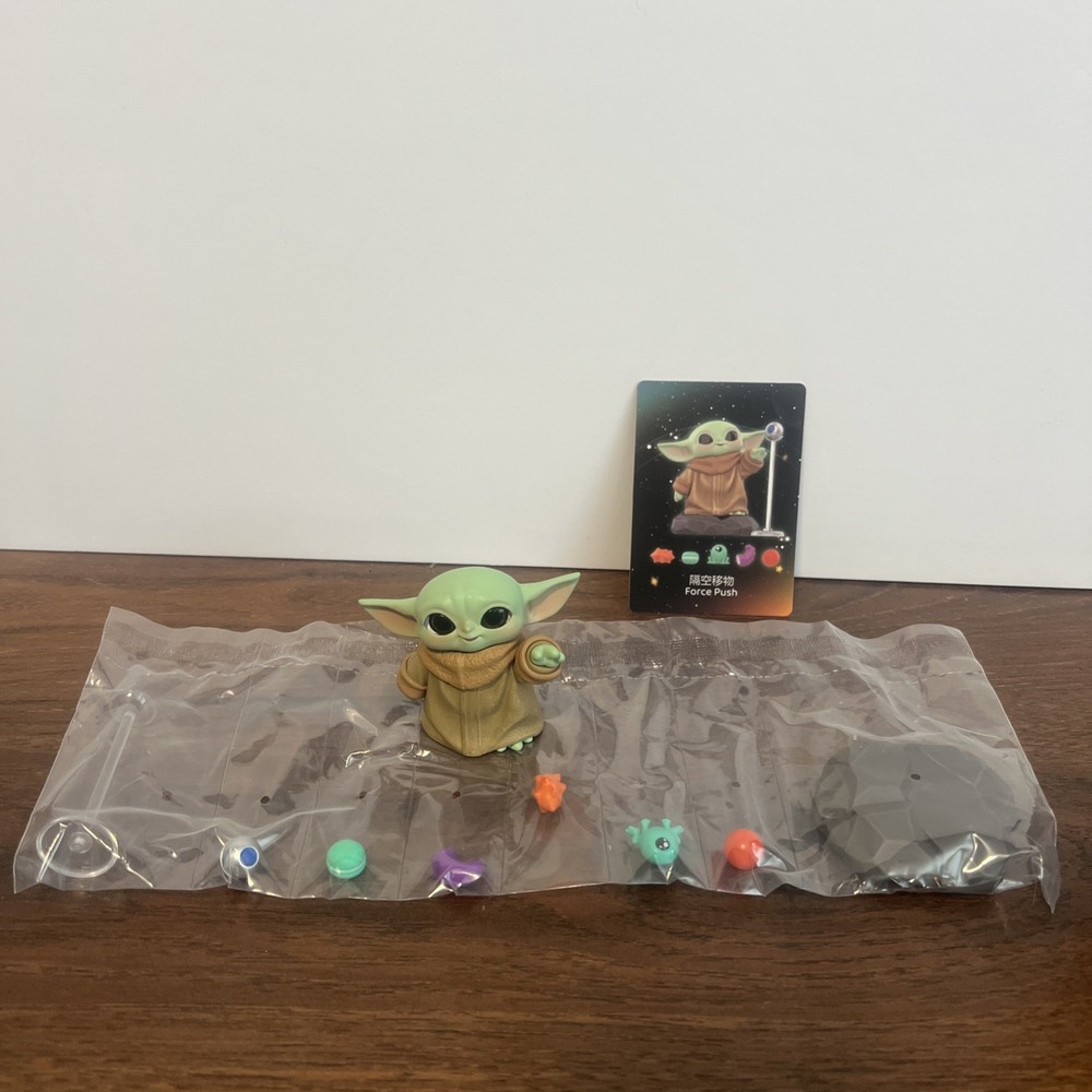 Pop Mart: Star Wars – Grogu Tiny But Mighty Figure Force Push