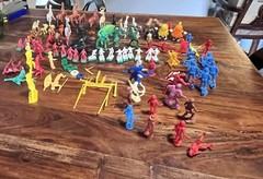 Huge Lot Action Figure & Animals -80 Pieces From Various Playsets!