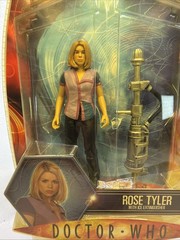 Doctor Who Series 2 Rose Tyler with Ice Extinguisher Figure NEW Yellowing Pack