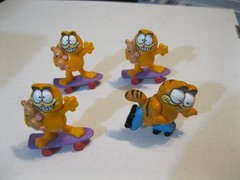 Lot of 4 1981 Vintage Garfield Skateboard & Skates United Feat Synd 1978 1981