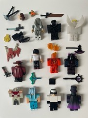 R0BL0X Toys Action Figures Lot Of 10 Figure Pack & Accessories NO CODES