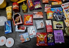 Miniverse Make It Mini & Real Brands Foods 160 Pieces ~ Sweets, Tables, Bowls