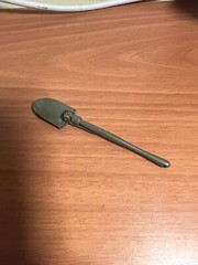 Hot Toys PLATOON Chris Taylor Figure 1/6 Scale MMS135 Figure Shovel