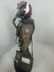 1/6 US NAVY F-14 “TOP GUN” MAVERICK TOM CRUISE TOMCAT FIGHTER PILOT + USN STAND