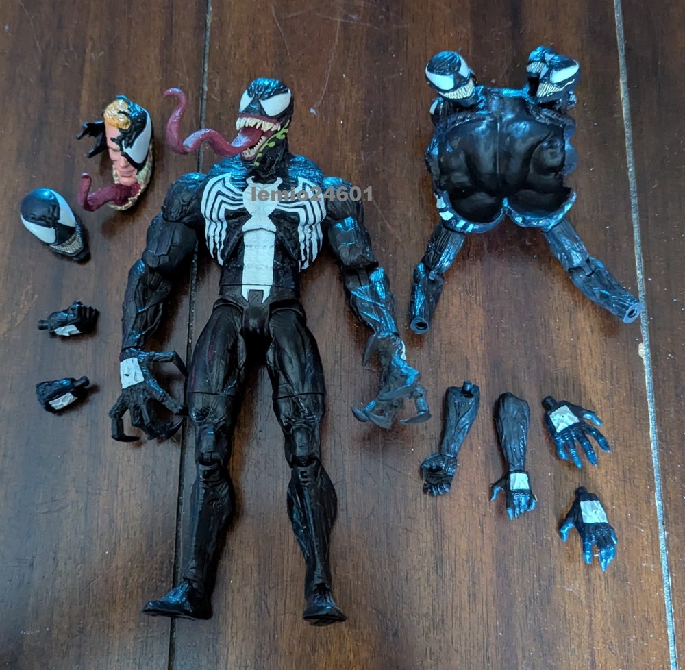 Marvel Diamond Select Venom Loose Complete