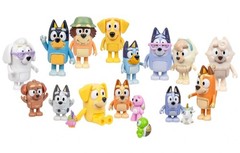 Bluey’s Ultimate Friends & Family Neighborhood Mini 14- Figure Gift Pack NIB