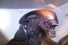 ALIEN VS PREDATOR: ALIEN REDHEAD XENOMORPH WARRIOR 9 in DELUXE ACTION FIGURE NEW