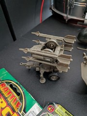 ARMY BARRACKS COMMAND BATTLE FORCE 45 Soldiers Tank Helicopter Missels JA-RU