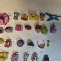 Mini Shopkins lot of 30 mini figures mixed series plus accessories