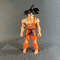Dragon Ball Z Battle Damaged Barefoot Goku Action Figure 2003 Jakks Pacific DBZ
