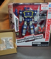 New Transformers WFC Netflix Soundwave + Go Better Studio GX-19 Upgrade Kit