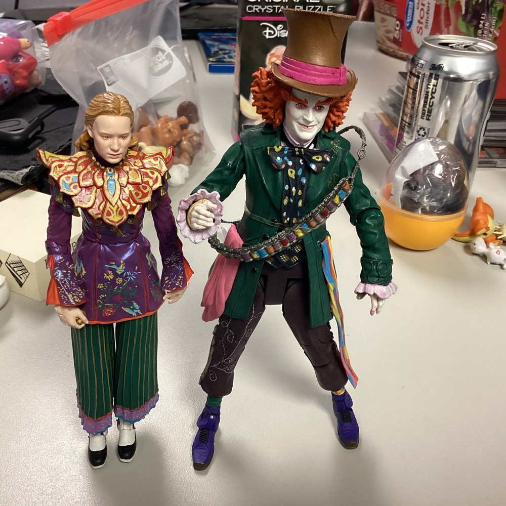Alice in Wonderland Through the Looking Glass Alice & Madhatter Figures
