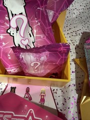 Dress to Impress Mystery Model DREAMY SPARKLE Doll Figure Toy & DLC CODE