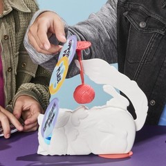 Throwing Paws – Hasbro