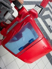 Transformers Studio Series 86 Ironhide Voyager Class Figure with 1 weapon