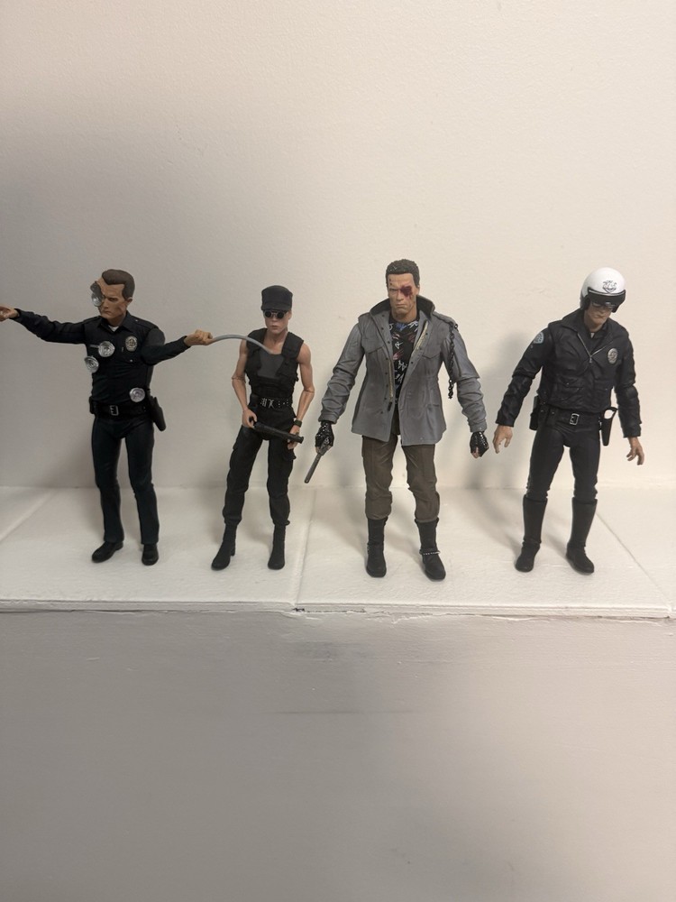 NECA Terminator Lot 2 Motorcycle Cops Sarah Connor & The Terminator Extra Heads