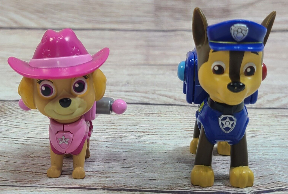 Spin Master Paw Patrol Action Figures Skye Chase Lot of 2 Dogs Pink Blue 2.5″ 3″