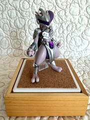 Pokemon – Battle Armor Mewtwo – 4″ Figure with clear tail stand – BRAND NEW!!