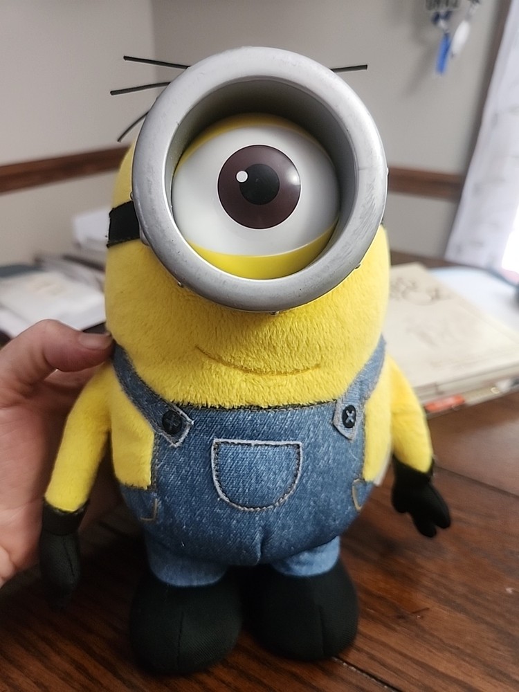 Despicable Me Minion Stuart Large Goggle Plush Stuffed Toy No Tags!