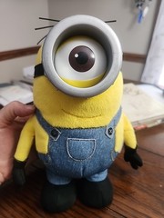 Despicable Me Minion Stuart Large Goggle Plush Stuffed Toy No Tags!