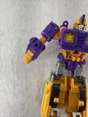 Transformers Siege IMPACTOR Complete WFC War For cybertron generations deluxe