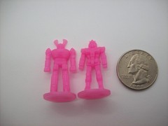 2x Vintage Future Robot Daltanious Plastic 1.25″ Toy Figures, Bandai