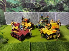 G.I. Joe DESTROs GOLD Tripple T With LEDs And Moving Threads 3.75″ Scale.