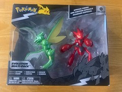 Pokémon Scyther & Scizor Select Series Evolution 2-Pack Exclusive Action Figures