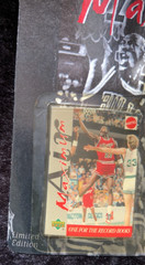 Michael Jordan 1999 Mattel NBA Maximum Air Hoop Highlights Series Figure & Card