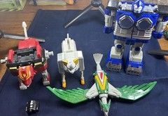 1998 Power Rangers Bandai Lost Galaxy Deluxe Megazord Lot Parts + One Fist MMPR