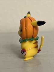HALLOWEEN PIKACHU POKEMON 1.5” ACTION FIGURE TOY (PRE-OWNED)